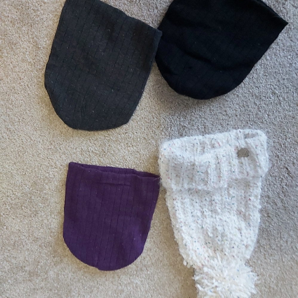 4 heavyweight knit toboggan's.